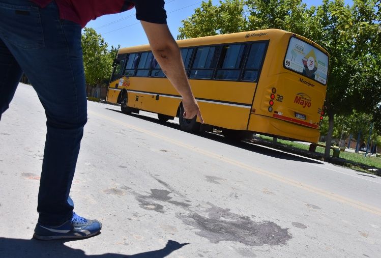 Murió la mujer que fue embestida por un policía al bajar de un