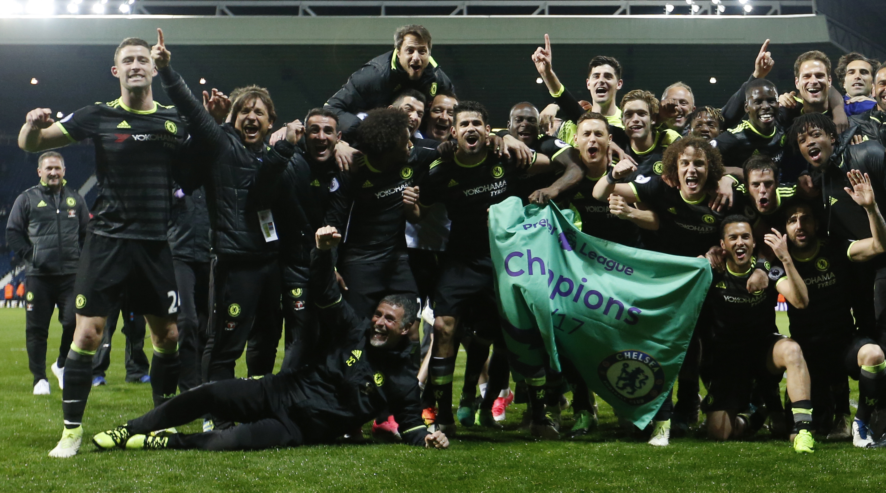 Chelsea celebrate winning the Premier League title - 17-CCT51731