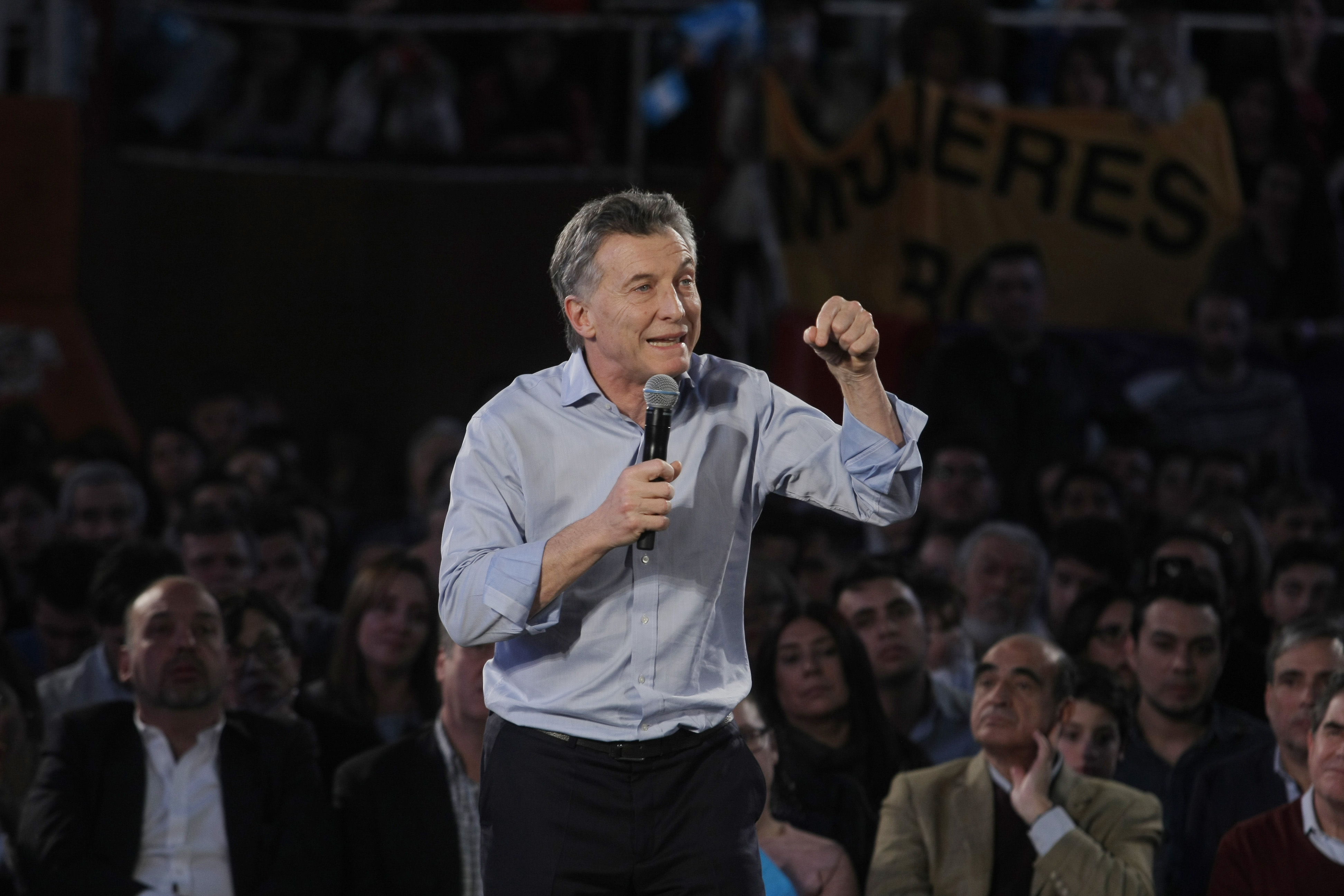 DYN403, MENDOZA, 21/07/2017, EL PRESIDENTE MAURICIO MACRI EN ACTO REALIZADO EN LA FEDERACI�N MENDOCINA DE BOXEO, DONDE CAMBIEMOS PRESENT� A SUS CANDIDATOS POR LA PROVINCIA QUE COMPETIR�N EN LAS ELECCIONES LEGISLATIVAS. FOTO:DYN/PABLO MOLINA/ENVIADO ESPECIAL