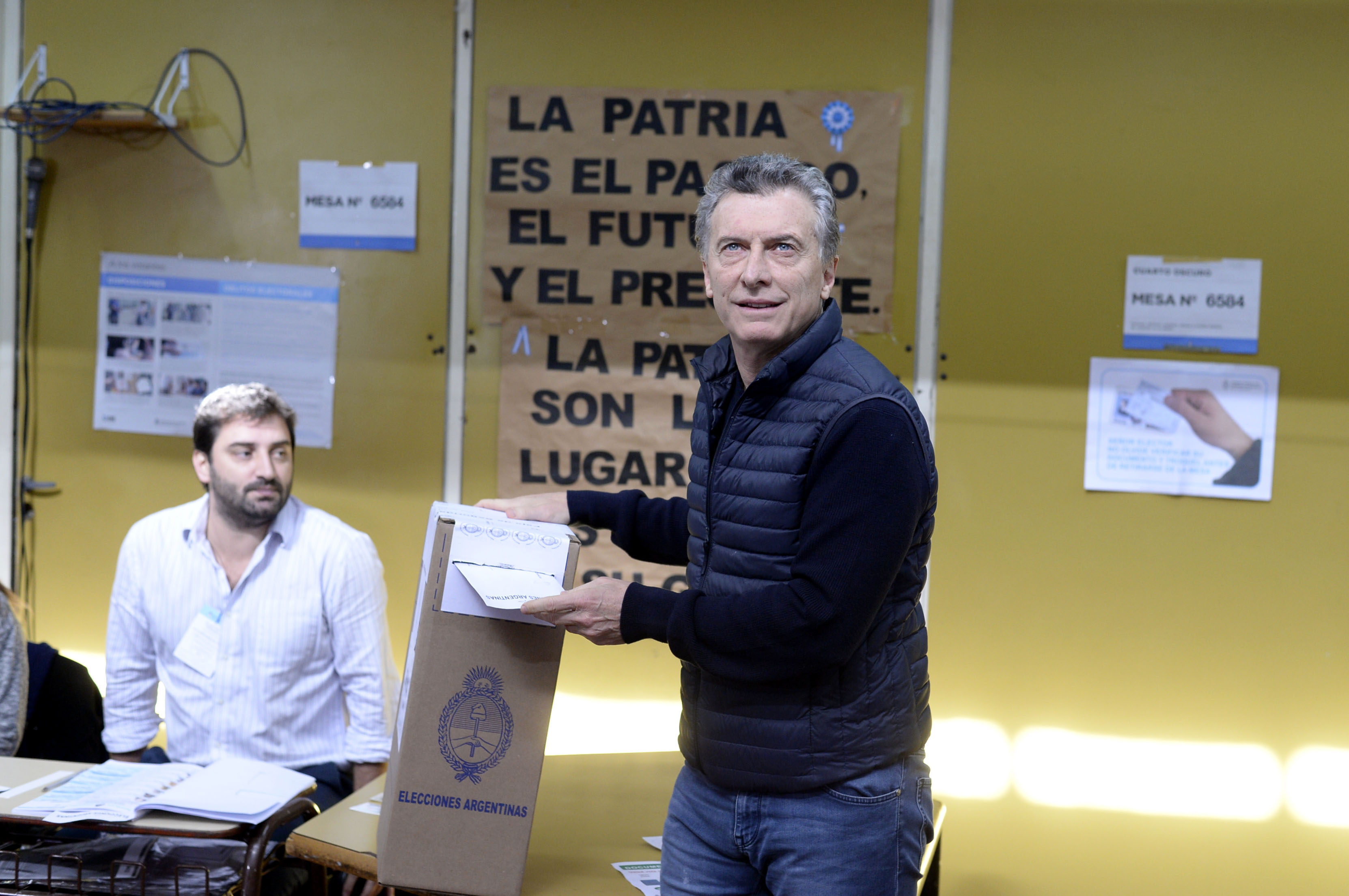 DYN054, BUENOS AIRES 13/08/2017, EL PRESIDENTE MAURICIO MACRI, EMITE SU VOTO EN LAS PASO 2017.FOTO:DYN/RODOLFO PEZZONI.