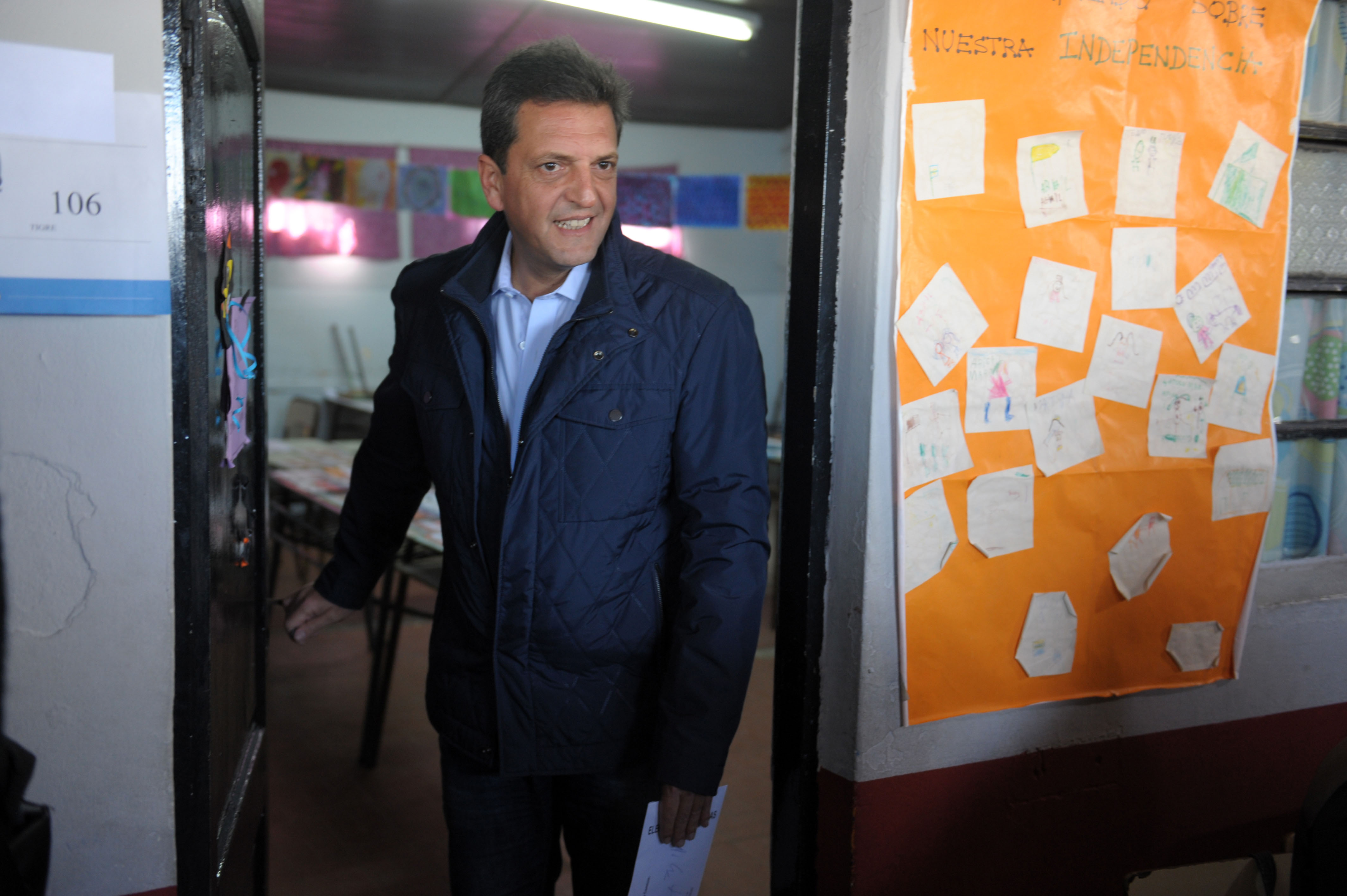 DYN090, TIGRE 113/08/17, EL PRECANDIDATO A SENADOR POR LA PROVINCIA DE BUENOS AIRES DE 1PA�S SERGIO MASSA VOT� ESTA MA�ANA EN TIGRE.FOTO:DYN/CARLOS SARRAF