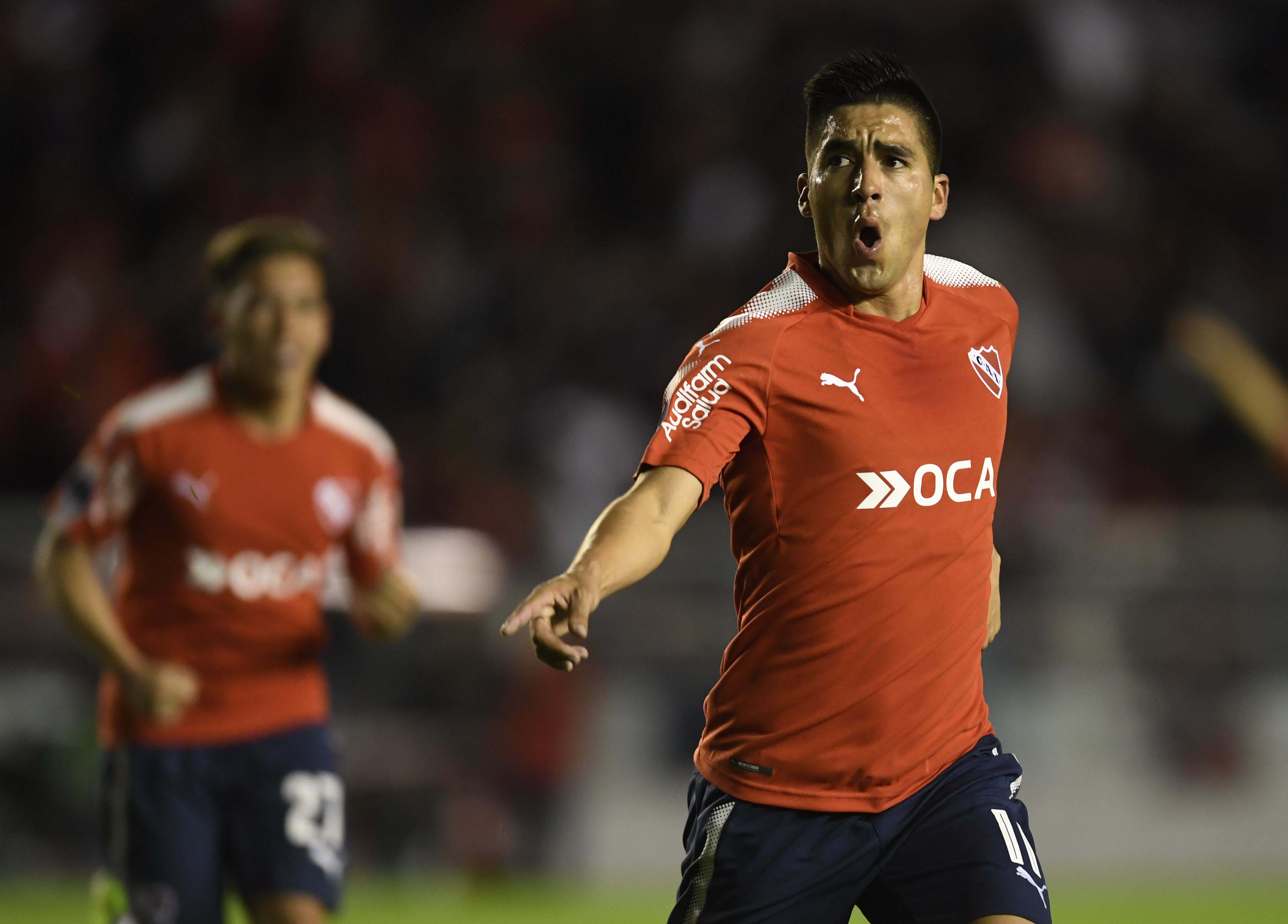 Télam 12/09/2017 Buenos Aires: En el estadio Libertadores de América, Independiente le gana 1 a 0 a Atlético de Tucumán por el partido de vuelta de los octavos de final de la Copa Sudamericana. En la ida, el “Decano” ganó por 1 a 0. Leandro Fernández festeja el gol que iguala la serie. Foto: Fernando Gens/CF