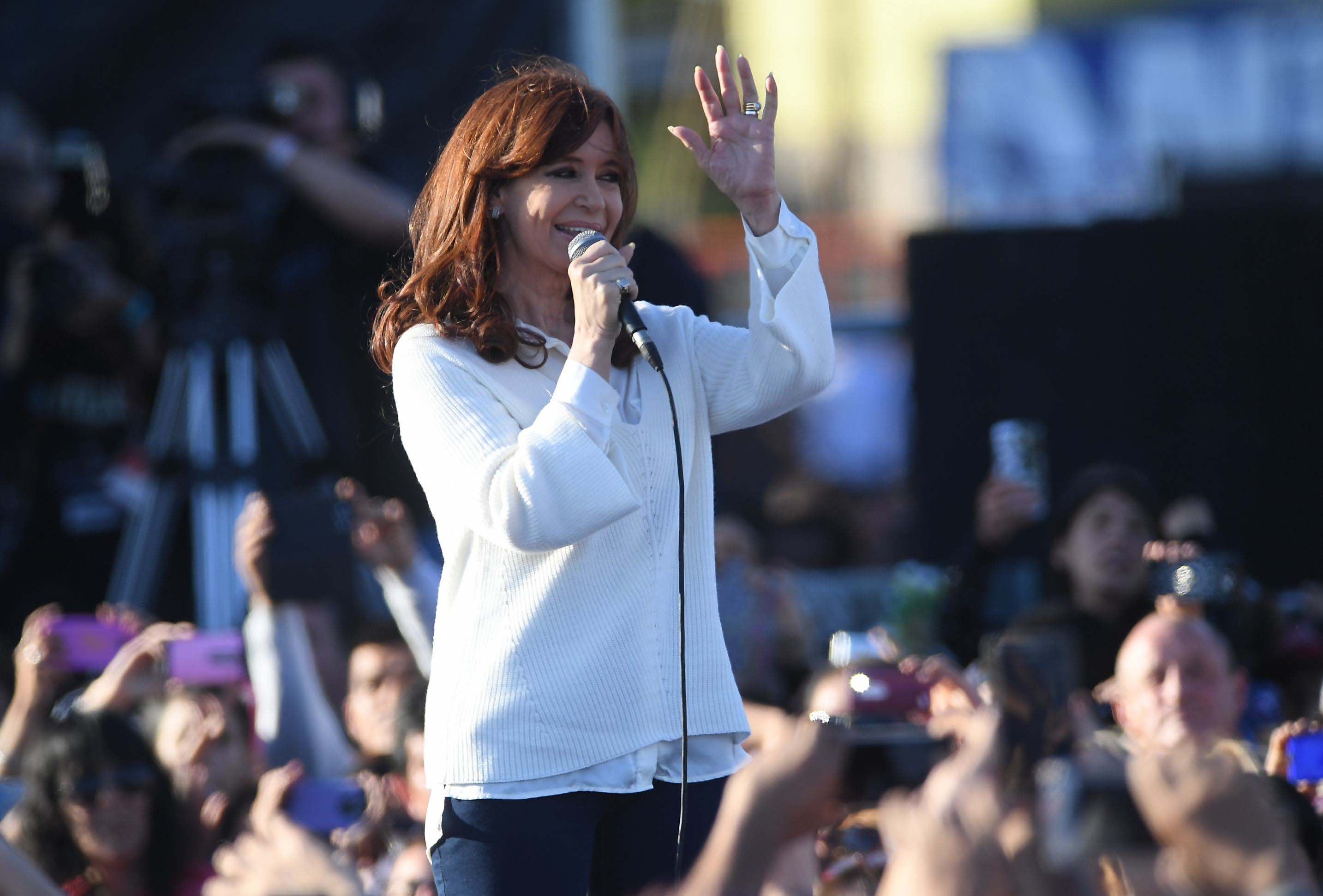 Buenos Aires: La candidata a senadora nacional por Unidad Ciudadana en la provincia de Buenos Aires, Cristina Fernández de Kirchner, encabezó hoy a las 15 un acto en el partido de Florencio Varela, en el relanzamiento de su campaña con miras a las elecciones del 22 de octubre próximo. Telam/Victor Carreira/CF 17/09/2017