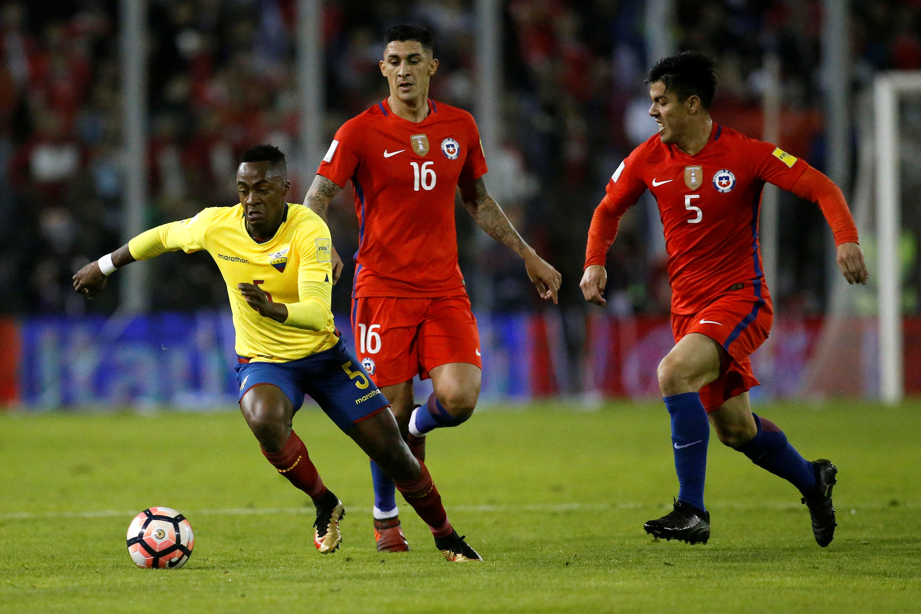 Football Soccer – 2018 World Cup Qualifiers - Chile v Ecuador - Estadio Monumental David Arellano, Santiago,