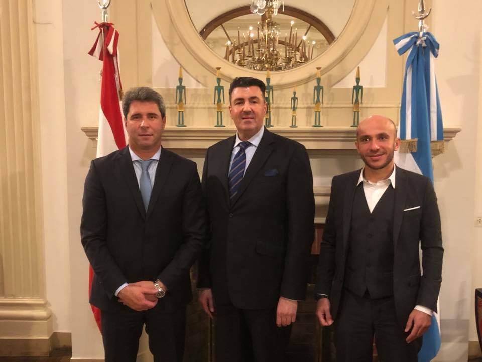 FBMD01000ac00300003524000037450000e1480000434c0000505c000098860000b58e000002940000119a000003e40000