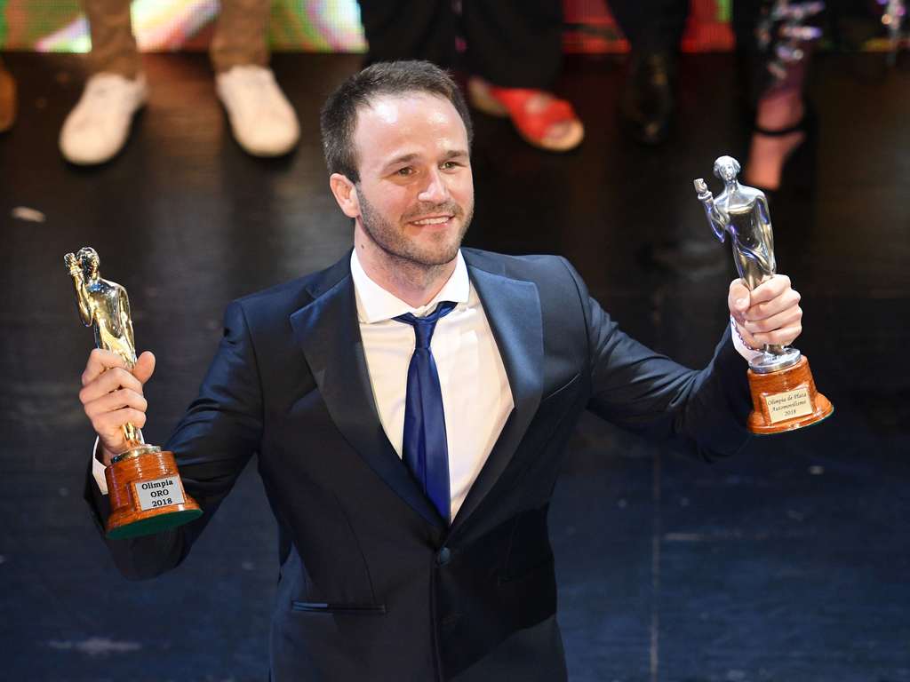 Buenos Aires, 17 de diciembre de 2018: El piloto arrecifeño Agustín Canapino, flamante campeón del Turismo Carretera, ganó el Olimpia de Oro, en la tradicional ceremonia con la que el Círculo de Periodistas Deportivos premia cada año a los mejores atletasFoto: Alfredo Luna/Telam